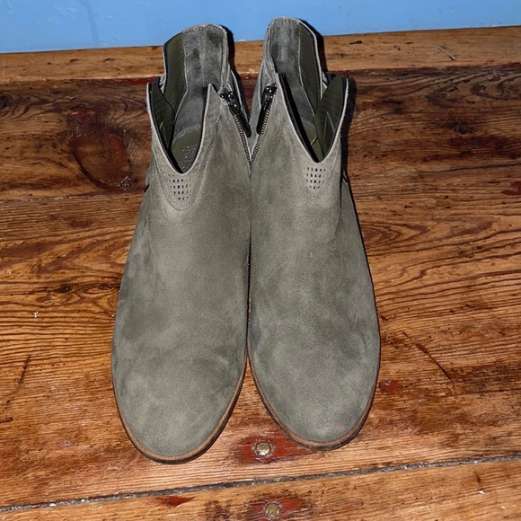 Vince Camuto Suede Exposed Ankle Booties Panthea - Picture 3 of 12